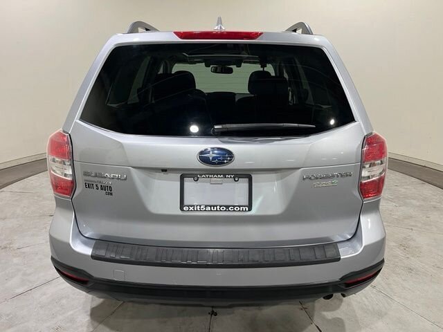 
 2016 Subaru Forester 2.5i Premium full									