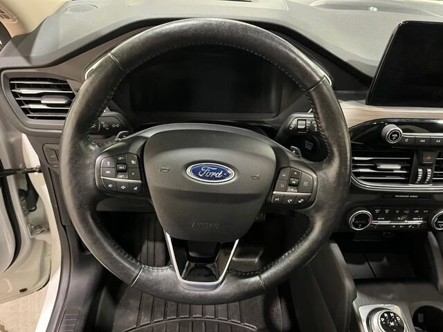 
 2020 Ford Escape Titanium full									