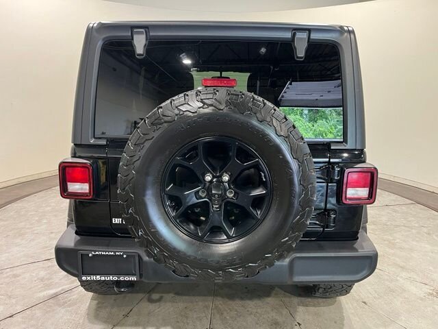 
 2021 Jeep Wrangler Unlimited Willys full									