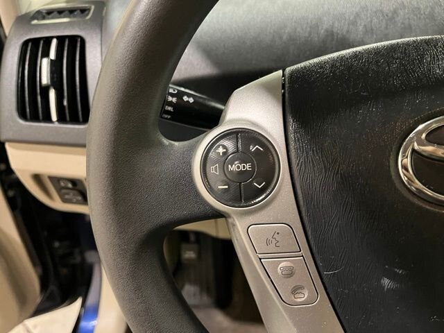 
 2013 Toyota Prius Three full									
