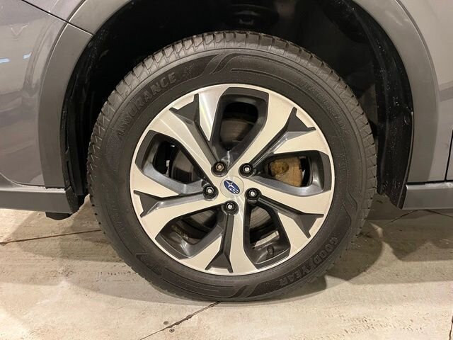 
 2020 Subaru Outback Limited full									