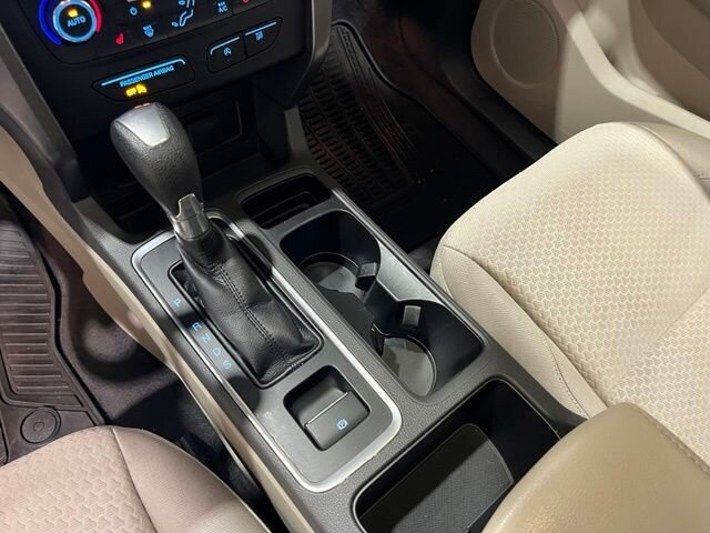 
 2017 Ford Escape SE full									