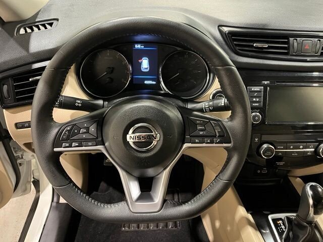 
 2019 Nissan Rogue SV full									