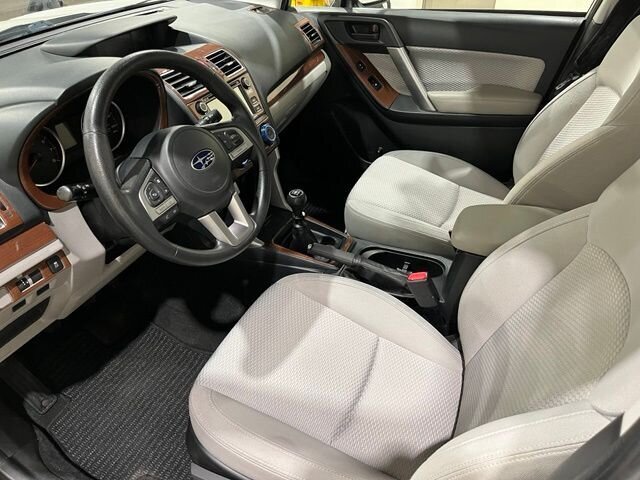 
 2017 Subaru Forester 2.5i full									