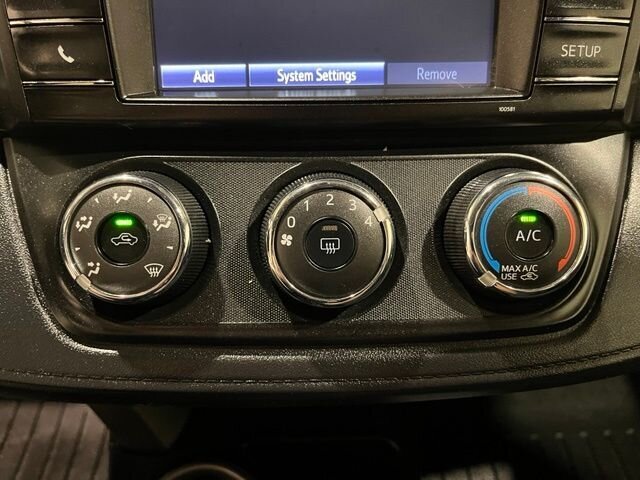 
 2017 Toyota RAV4 LE full									