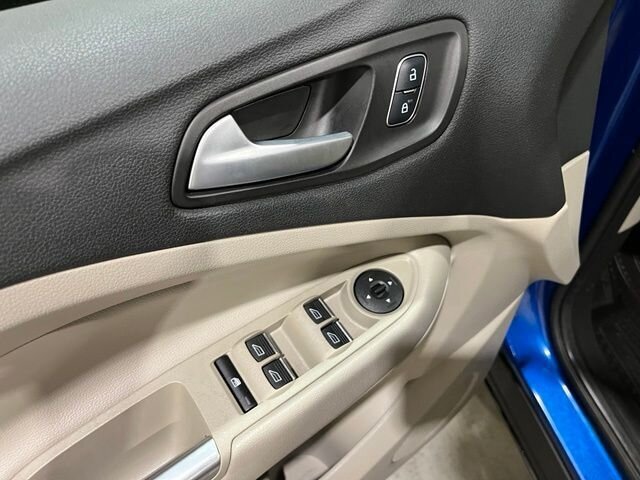 
 2017 Ford Escape SE full									