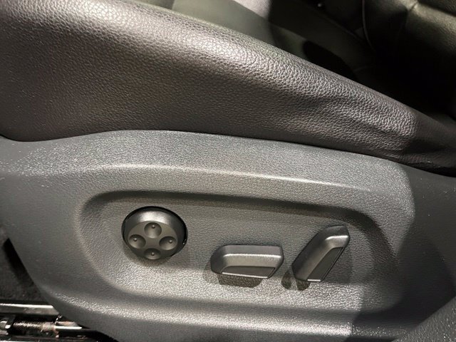 
 2017 Volkswagen Tiguan 2.0T Wolfsburg Edition 4Motion full									