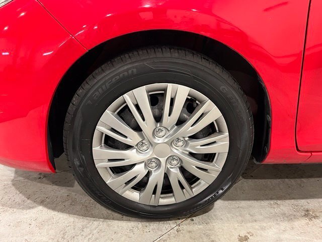 
 2015 Toyota Yaris L full									