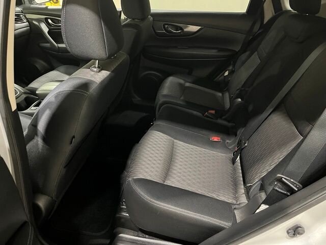 
 2017 Nissan Rogue SV full									