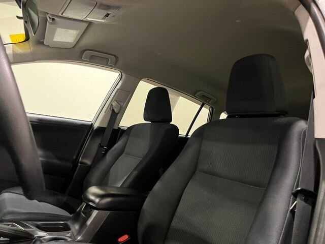 
 2017 Toyota RAV4 LE full									