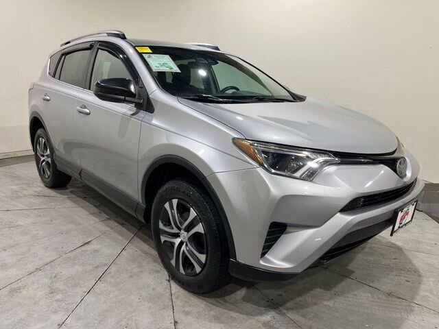 
 2017 Toyota RAV4 LE full									