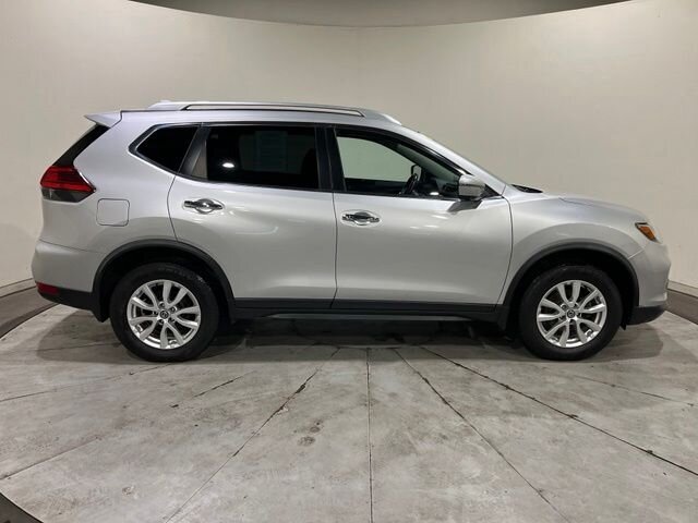 
 2017 Nissan Rogue SV full									