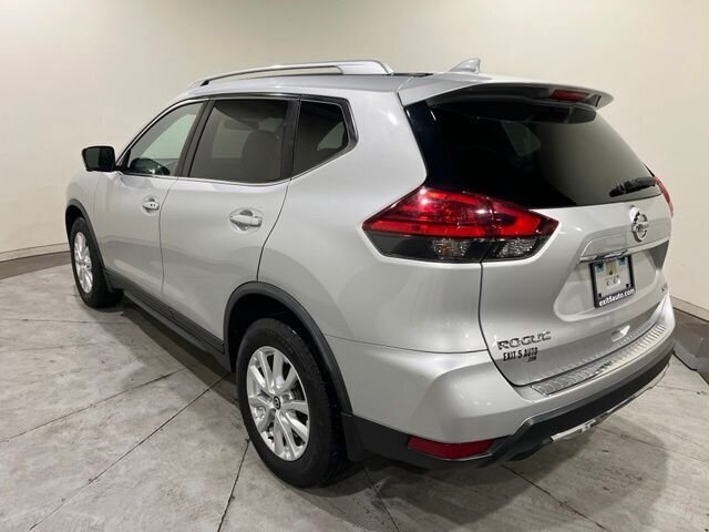 
 2017 Nissan Rogue SV full									
