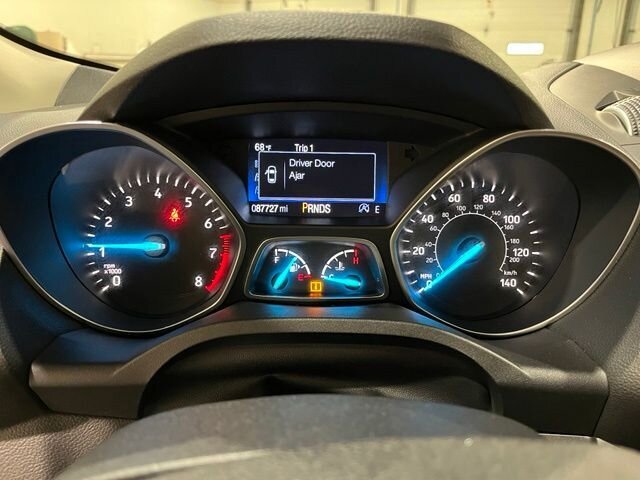 
 2017 Ford Escape SE full									
