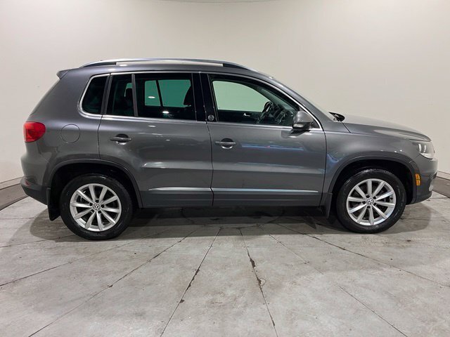 
 2017 Volkswagen Tiguan 2.0T Wolfsburg Edition 4Motion full									