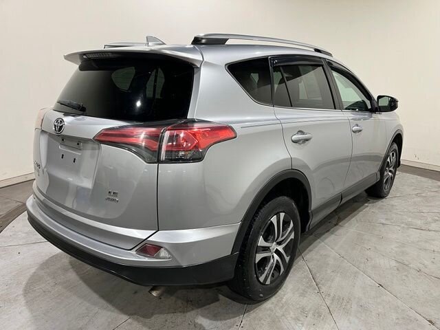 
 2017 Toyota RAV4 LE full									