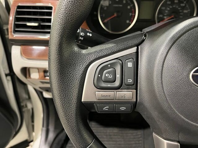
 2017 Subaru Forester 2.5i full									