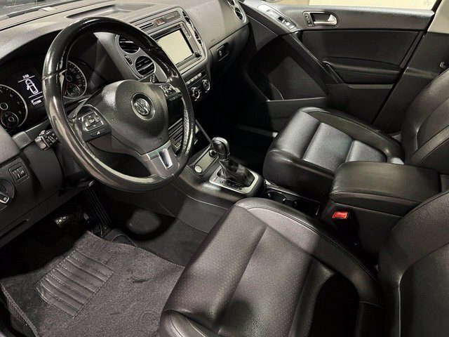 
 2017 Volkswagen Tiguan 2.0T Wolfsburg Edition 4Motion full									