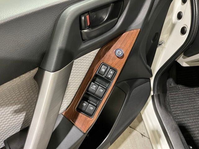 
 2017 Subaru Forester 2.5i full									