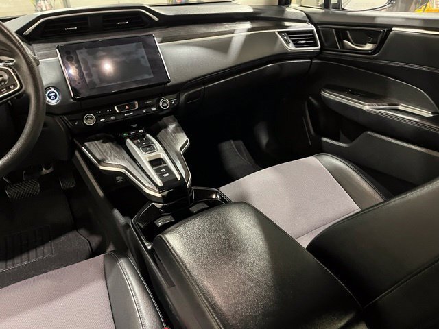 
 2018 Honda Clarity Plug-In Hybrid Base full									