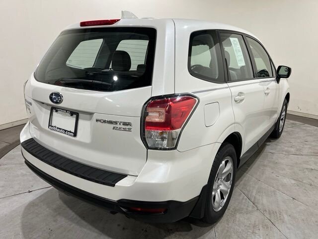 
 2017 Subaru Forester 2.5i full									
