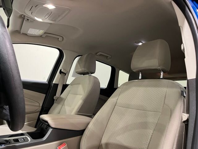 
 2017 Ford Escape SE full									