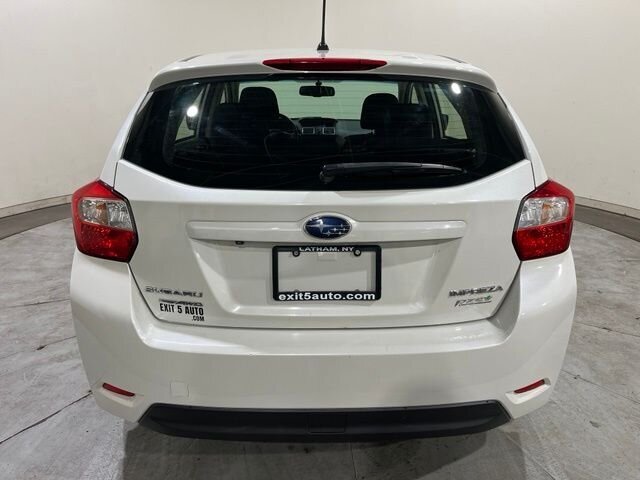 
 2016 Subaru Impreza 2.0i Premium full									