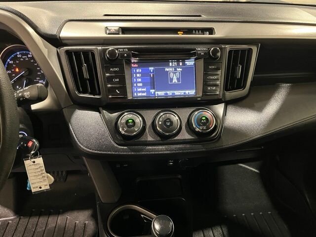 
 2017 Toyota RAV4 LE full									