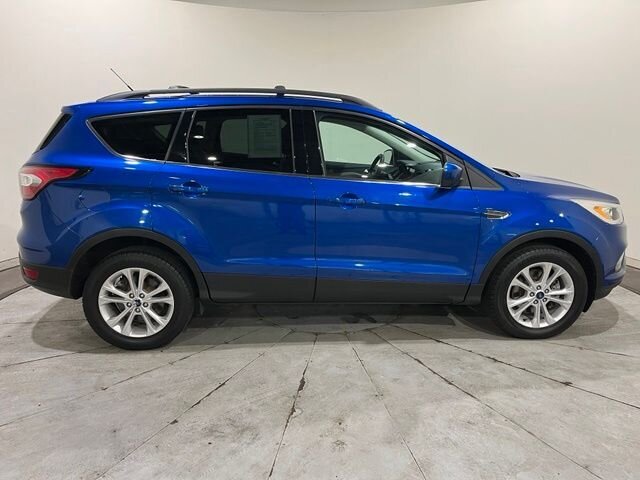 
 2017 Ford Escape SE full									