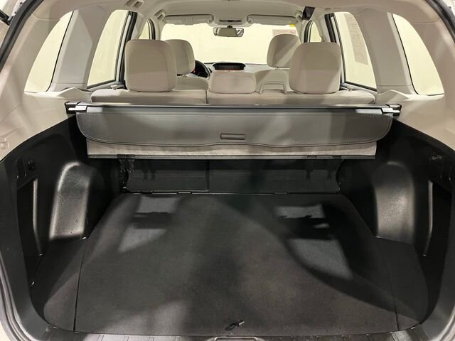 
 2017 Subaru Forester 2.5i full									