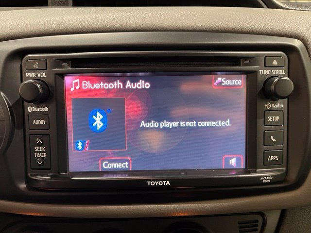 
 2015 Toyota Yaris L full									