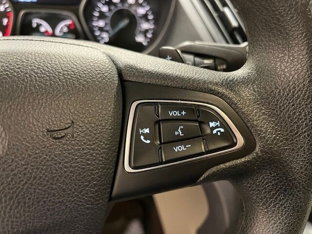 
 2017 Ford Escape SE full									