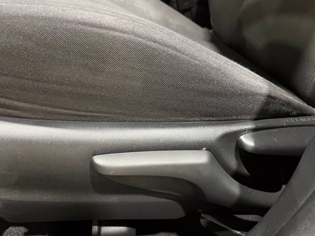 
 2015 Toyota Yaris L full									