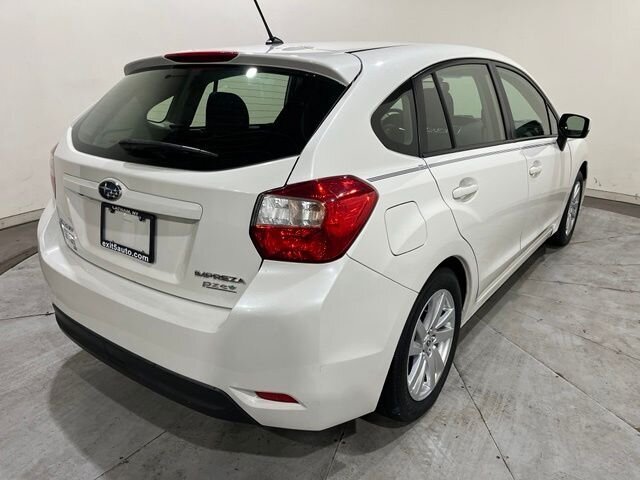 
 2016 Subaru Impreza 2.0i Premium full									