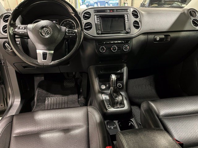 
 2017 Volkswagen Tiguan 2.0T Wolfsburg Edition 4Motion full									