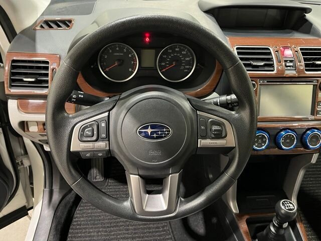 
 2017 Subaru Forester 2.5i full									