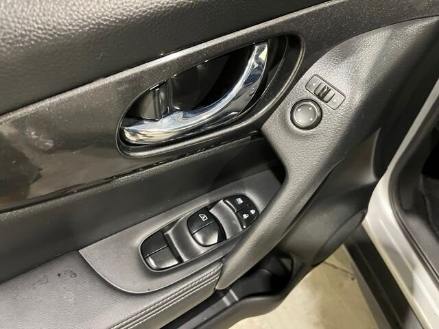 
 2017 Nissan Rogue SV full									