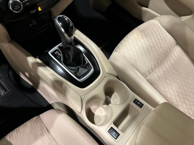 
 2019 Nissan Rogue SV full									
