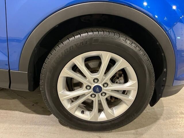 
 2017 Ford Escape SE full									