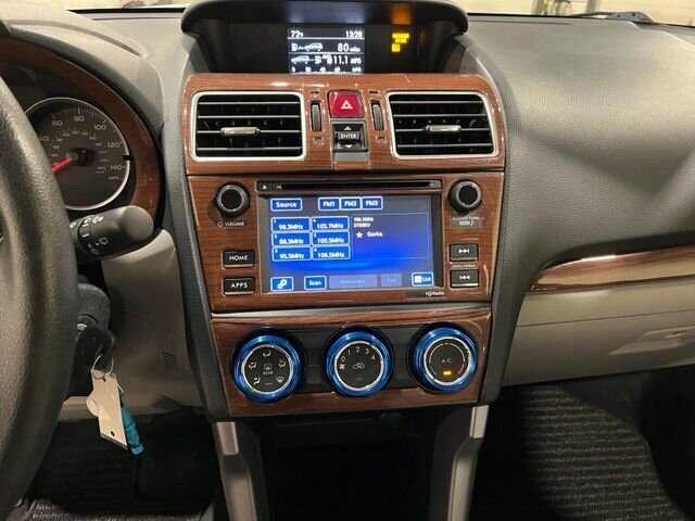 
 2017 Subaru Forester 2.5i full									