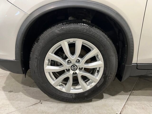 
 2017 Nissan Rogue SV full									