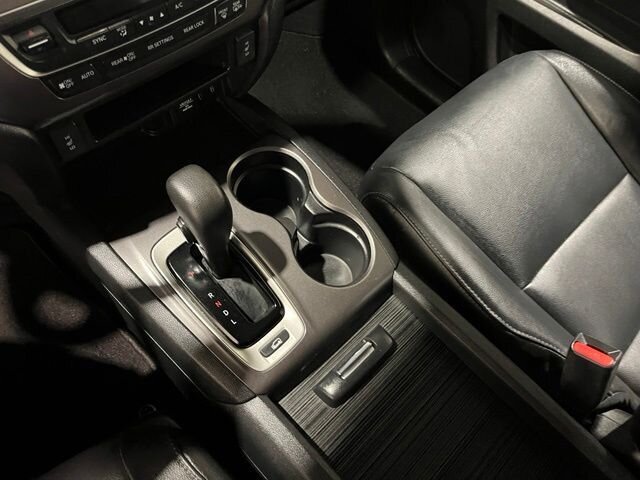 
 2016 Honda Pilot EX-L full									