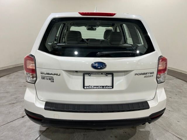 
 2017 Subaru Forester 2.5i full									