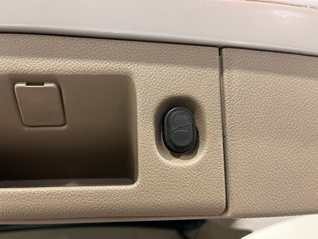 
 2018 Chevrolet Tahoe Premier full									