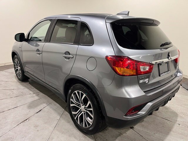 
 2018 Mitsubishi Outlander Sport 2.0 ES full									