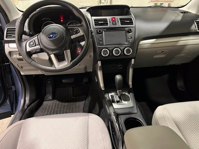 
 2017 Subaru Forester 2.5i full									