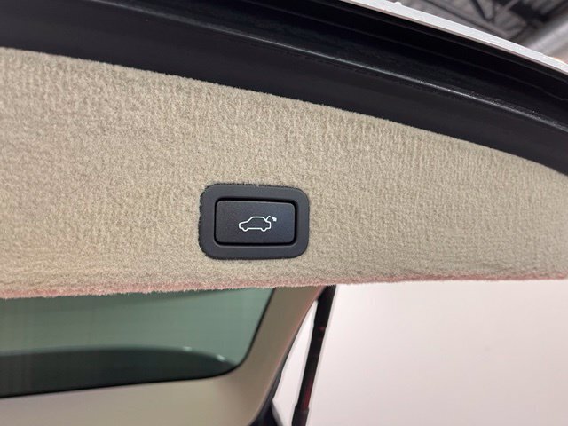 
 2016 Volvo XC60 T5 Platinum full									
