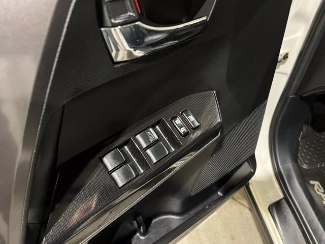 
 2016 Toyota RAV4 SE full									