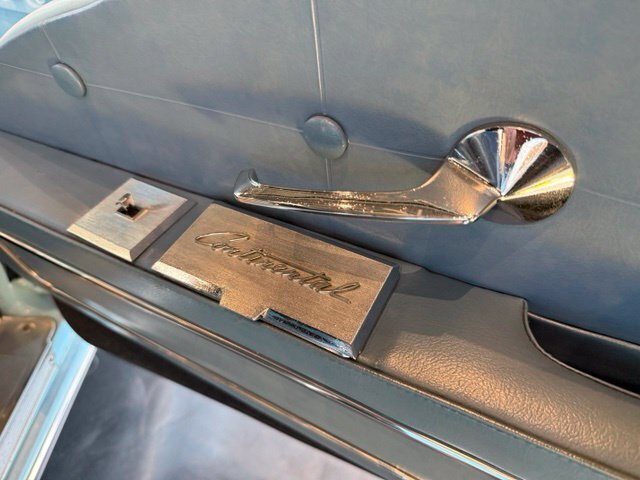 
 1958 Lincoln Continental full									