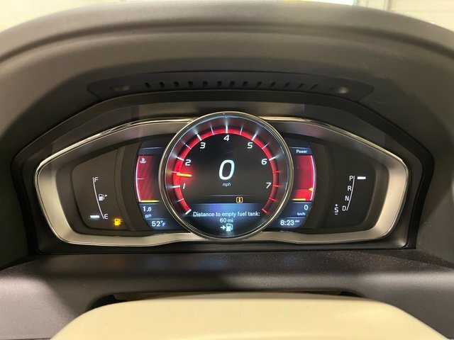 
 2016 Volvo XC60 T5 Platinum full									